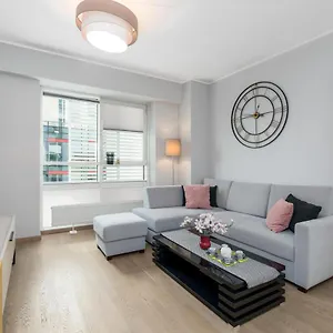 apartments-poznan-towarowa-by-renters.poznan-hotels.com/