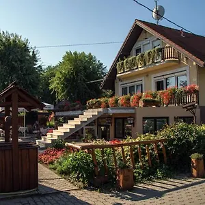 sarokhaz-panzio.inbudapesthotels.com/